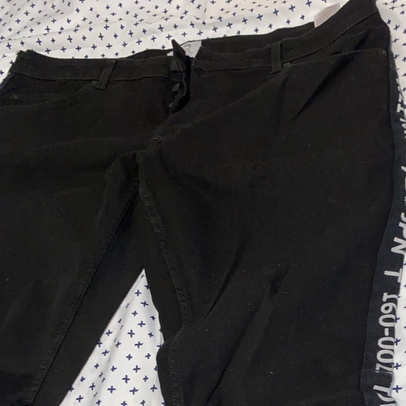 Only and sons - Picture 2 of 8